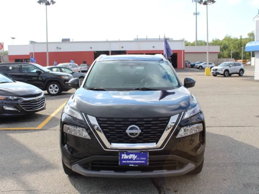 2022 Nissan Rogue SV photo 1