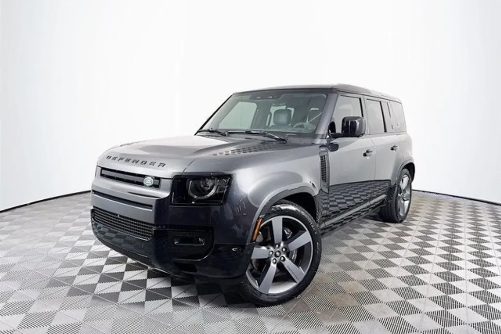 2024 Land Rover Defender 110 V8 photo 1