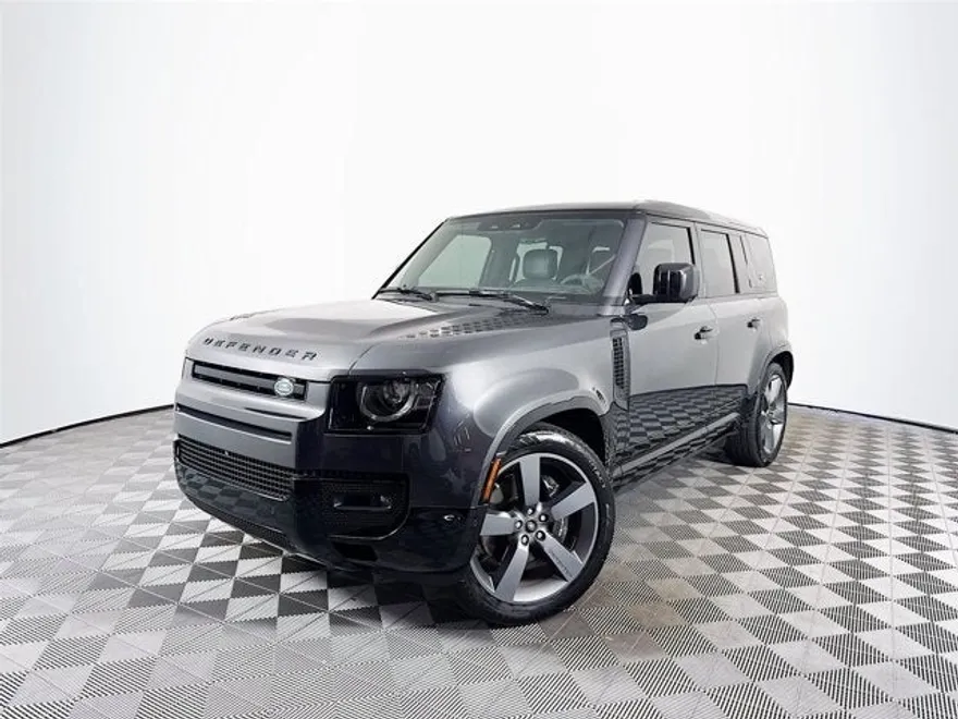 2024 Land Rover Defender 110 V8 photo 1