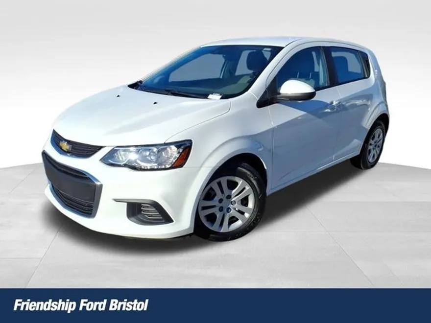 2020 Chevrolet Sonic LT photo 1