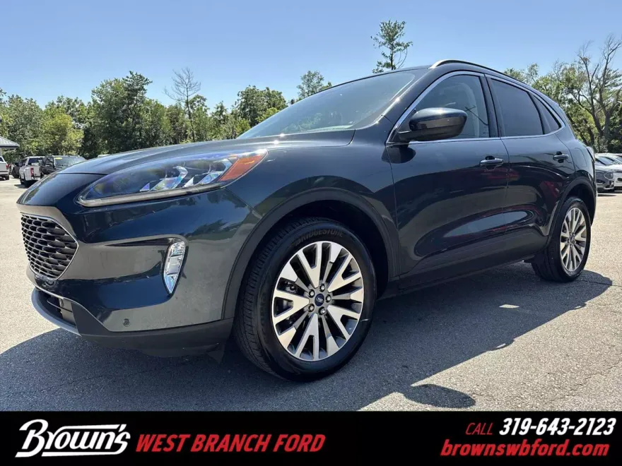 2022 Ford Escape Titanium photo 1