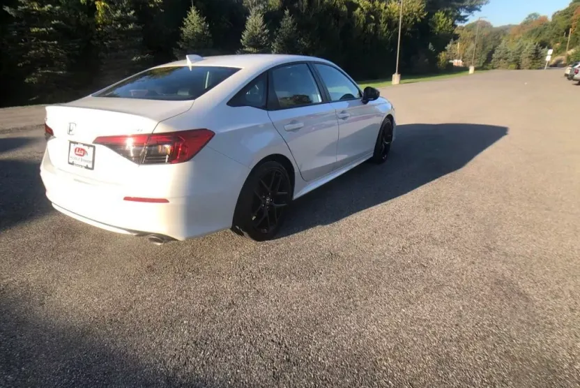 2022 Honda Civic Sport photo 1