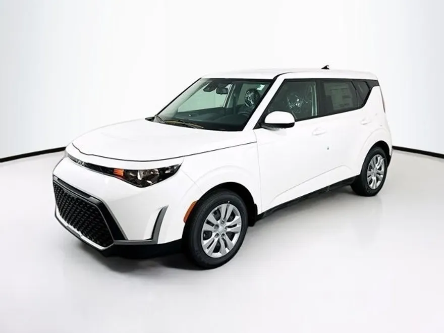 2025 Kia Soul LX photo 1