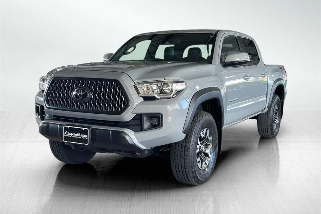 2019 Toyota Tacoma TRD Off-Road V6 photo 1