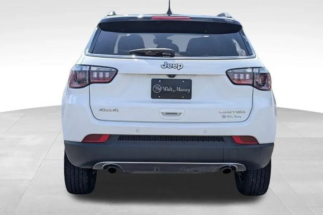2023 Jeep Compass Limited photo 1