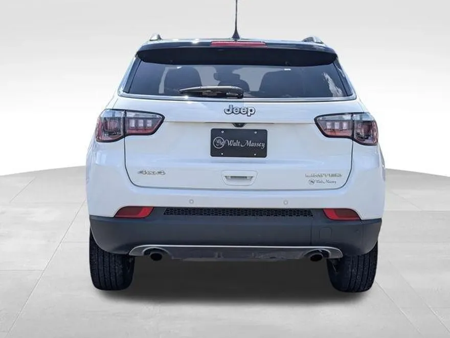 2023 Jeep Compass Limited photo 1