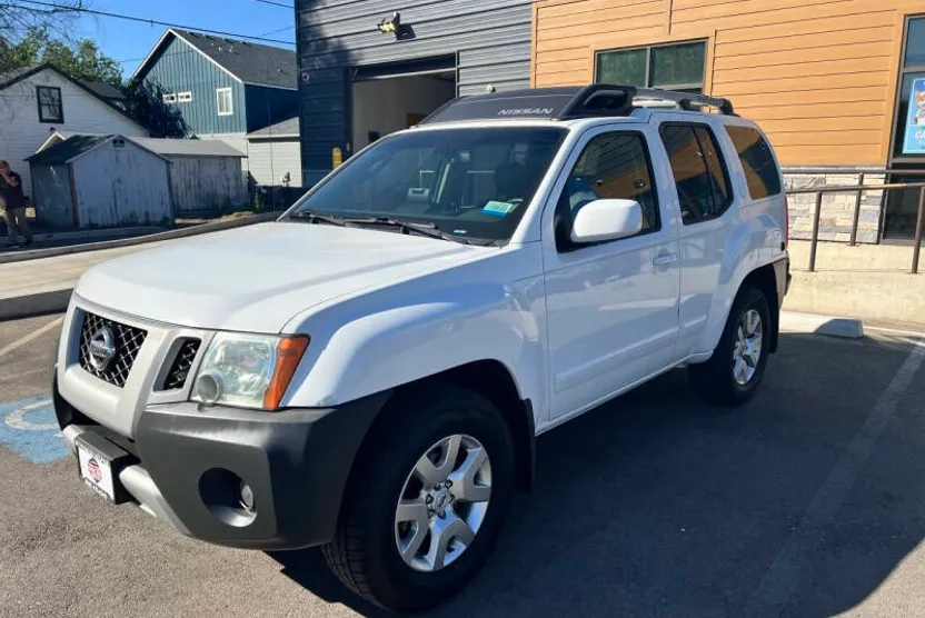 2010 Nissan Xterra SE photo 1