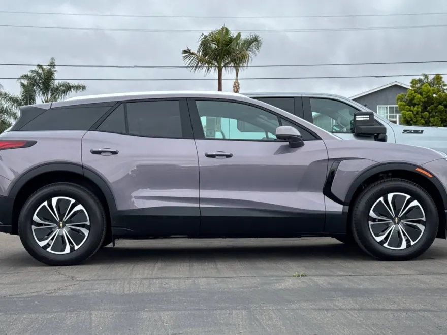 2025 Chevrolet Blazer EV photo 1