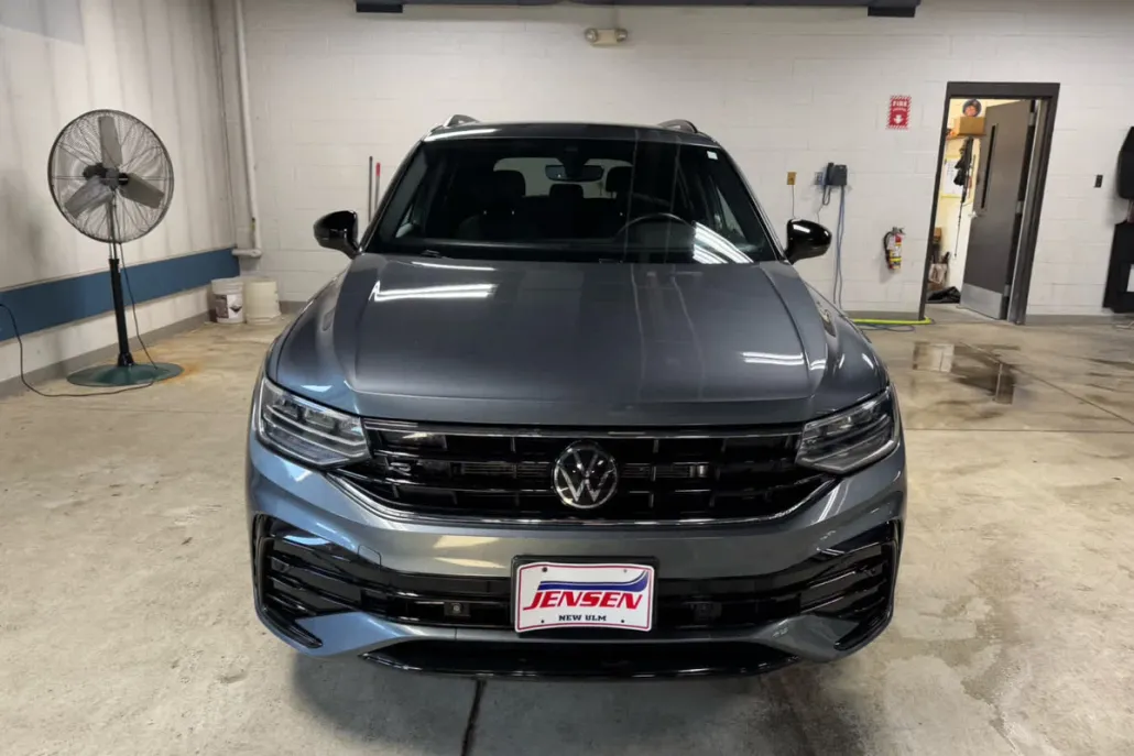2022 Volkswagen Tiguan SE R-Line Black photo 1