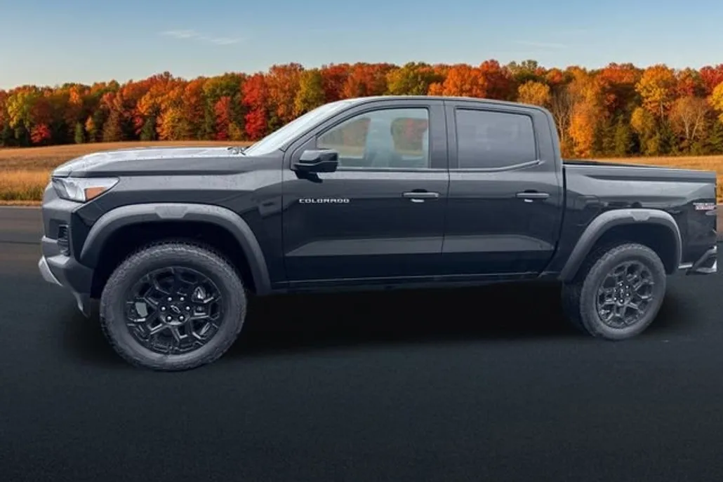 2026 Chevrolet Colorado Trail Boss photo 1