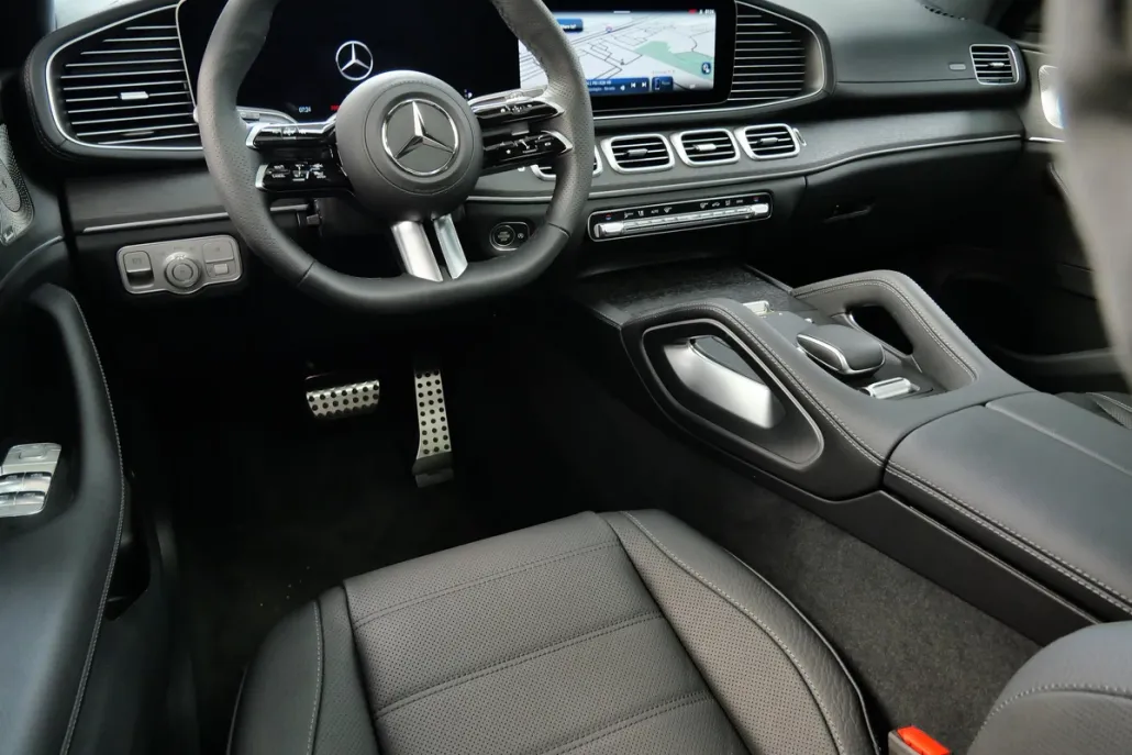 2025 Mercedes Benz GLS 580 4MATIC photo 1