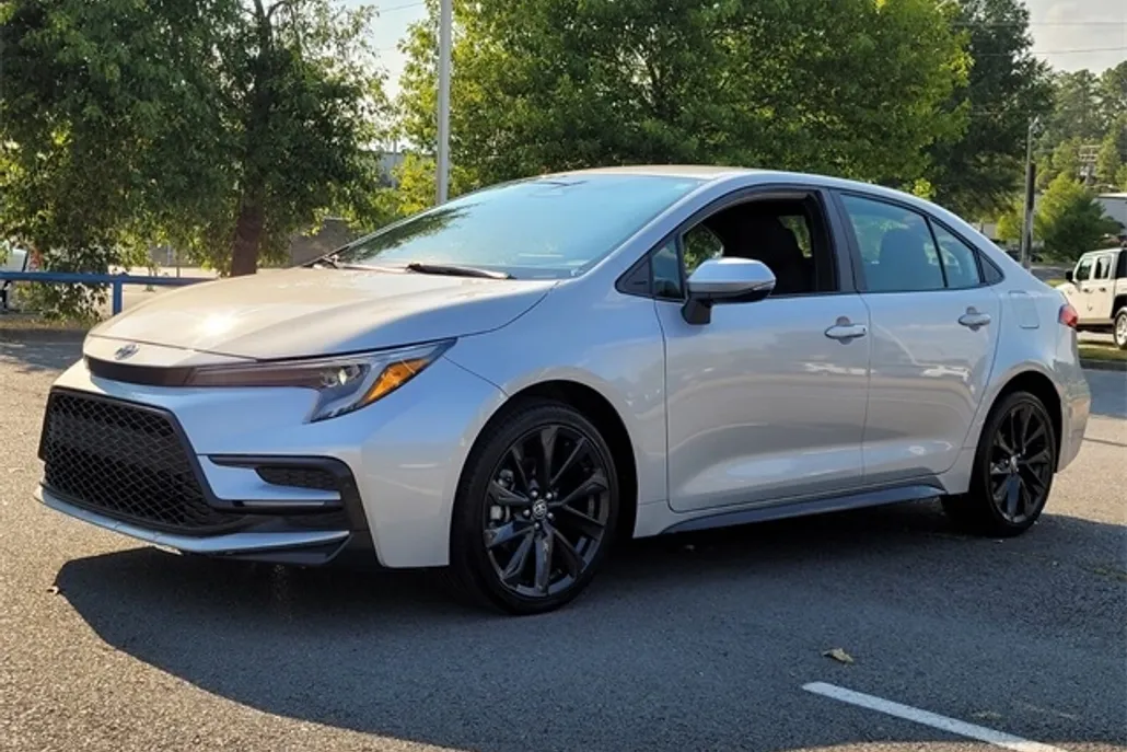 2024 Toyota Corolla SE photo 1