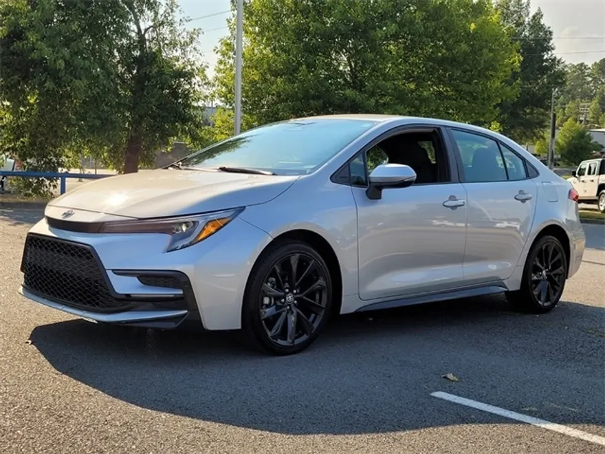 2024 Toyota Corolla SE photo 1
