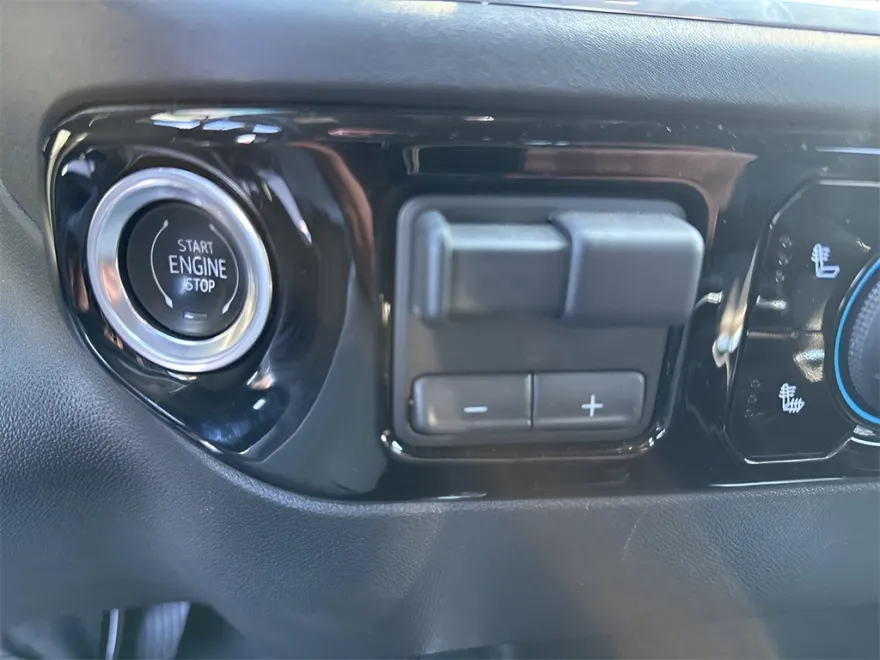2024 Chevrolet Silverado 1500 RST photo 1