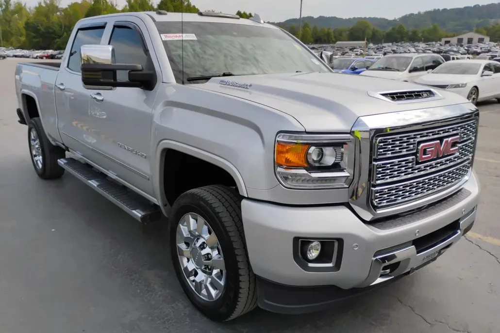 2018 Gmc Sierra 2500 HD Denali photo 1