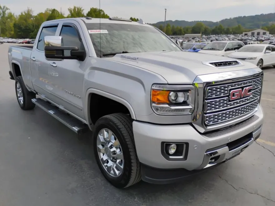 2018 Gmc Sierra 2500 HD Denali photo 1
