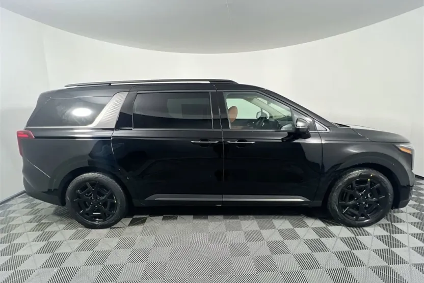 2026 Kia Carnival SX Prestige photo 1