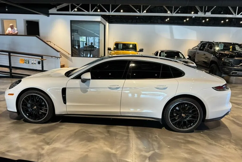 2021 Porsche Panamera Base photo 1