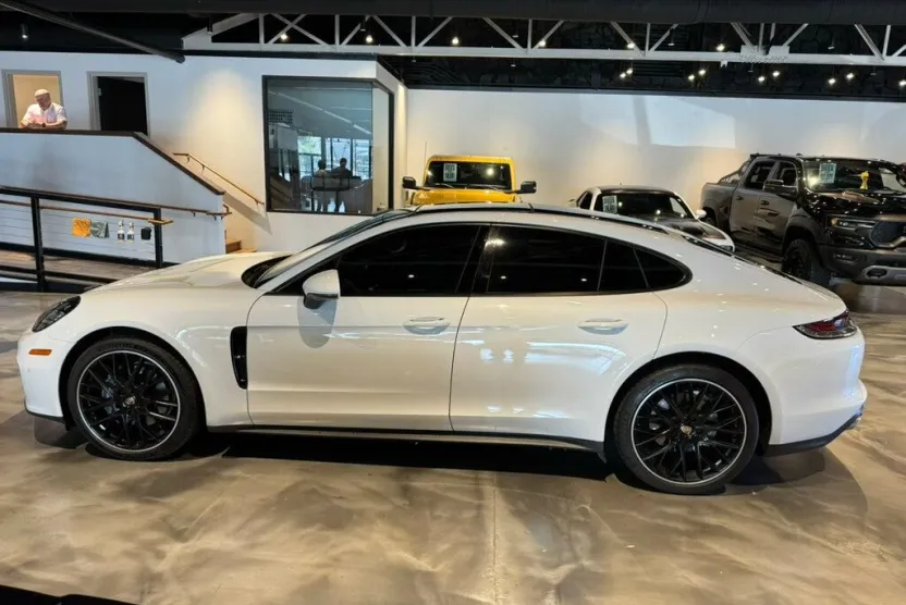2021 Porsche Panamera Base photo 1
