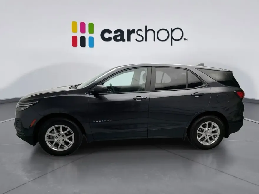 2022 Chevrolet Equinox LS photo 1
