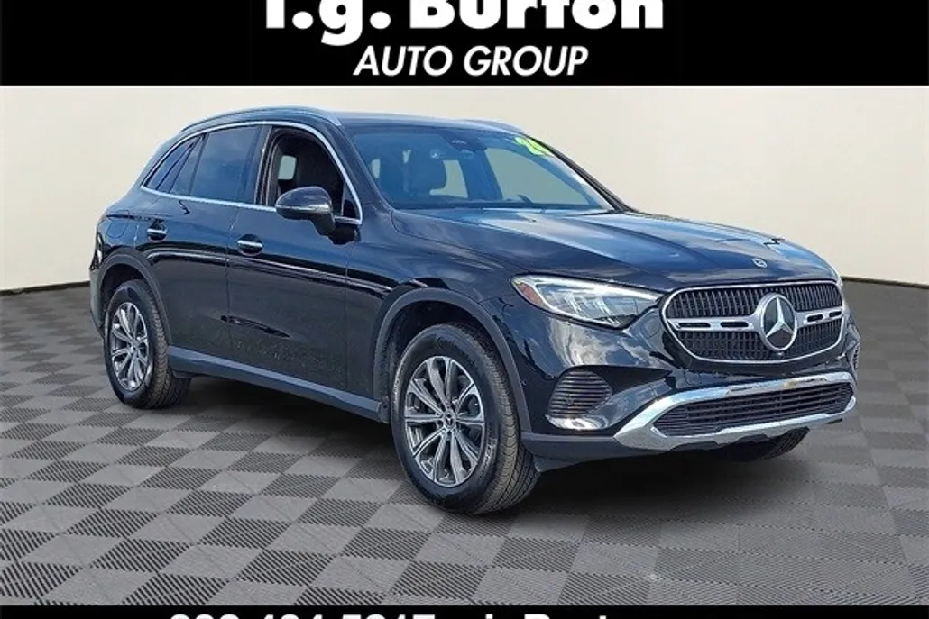2024 Mercedes Benz GLC 300 photo 1