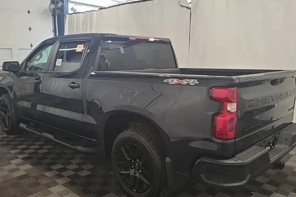 2022 Chevrolet Silverado 1500 Custom photo 1