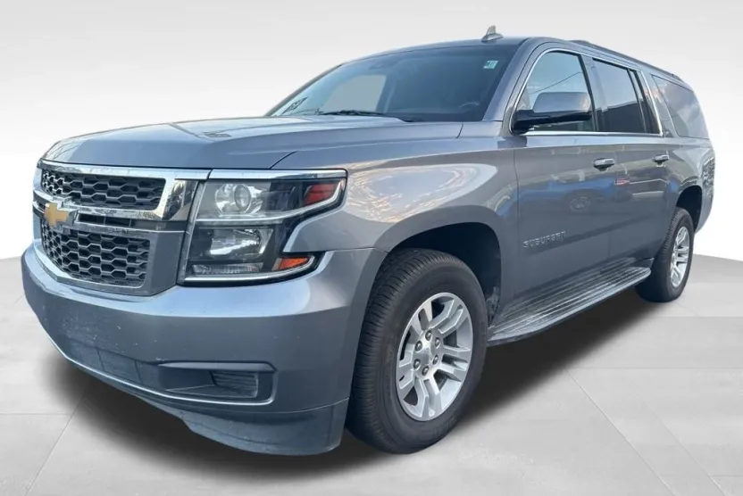 2019 Chevrolet Suburban LT photo 1