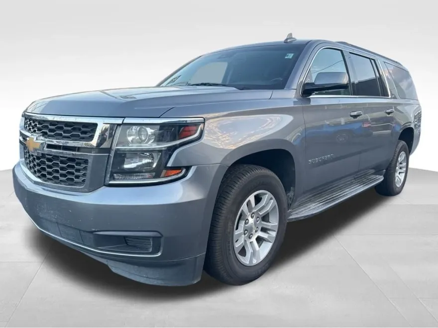 2019 Chevrolet Suburban LT photo 1