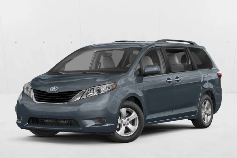 2017 Toyota Sienna LE photo 1
