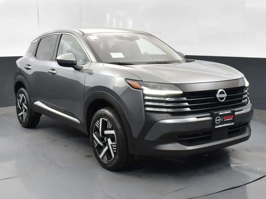 2025 Nissan Kicks SV photo 1