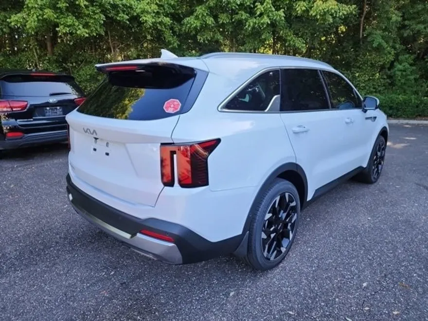 2026 Kia Sorento SX photo 1
