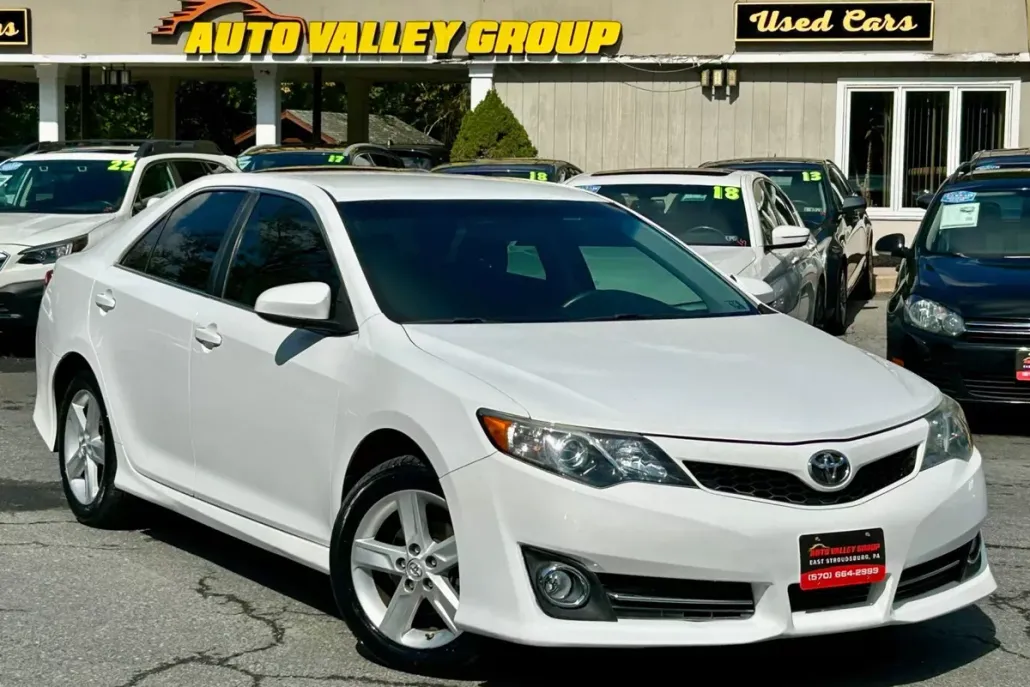 2014 Toyota Camry photo 1