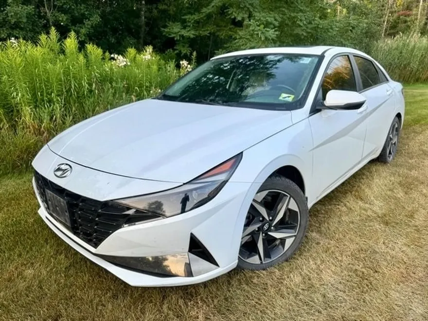 2022 Hyundai Elantra Hybrid Limited photo 1