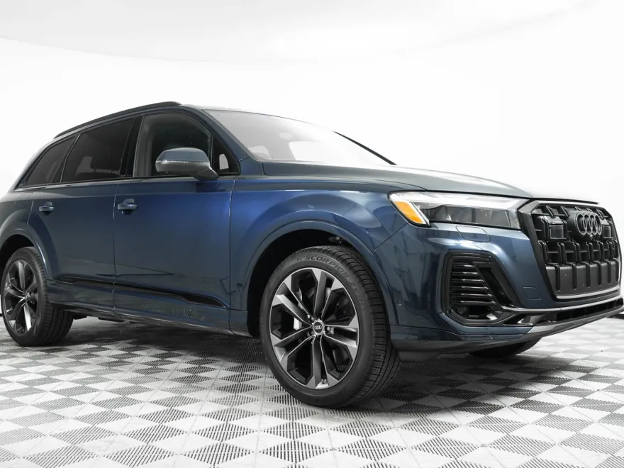 2025 Audi Q7 55 Premium Plus photo 1