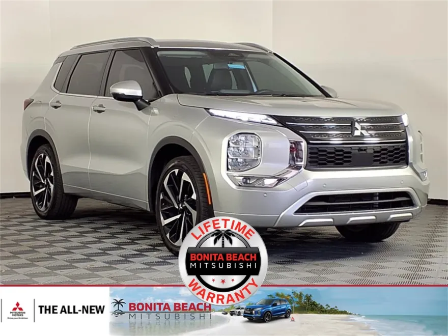 2023 Mitsubishi Outlander SEL photo 1