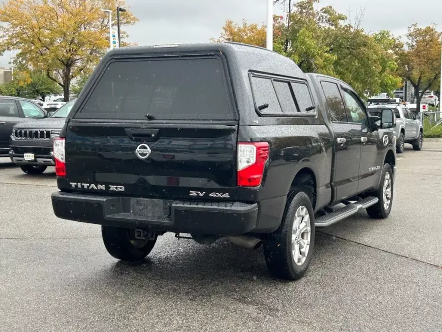 2016 Nissan Titan SV photo 1