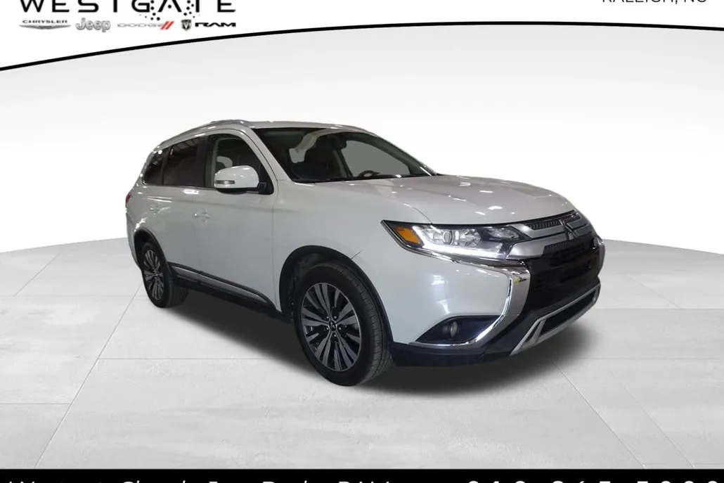 2020 Mitsubishi Outlander SEL photo 1