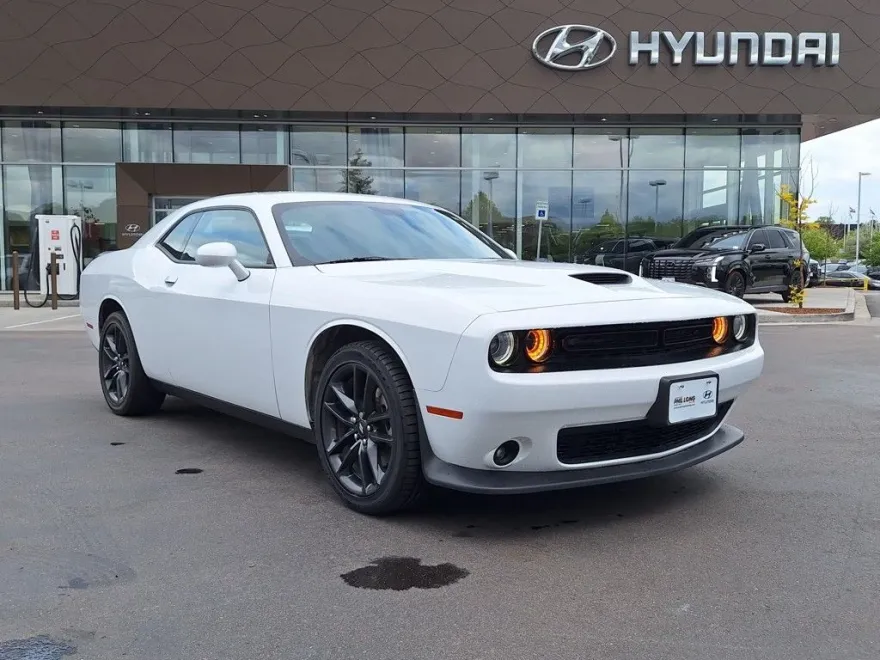2022 Dodge Challenger GT photo 1
