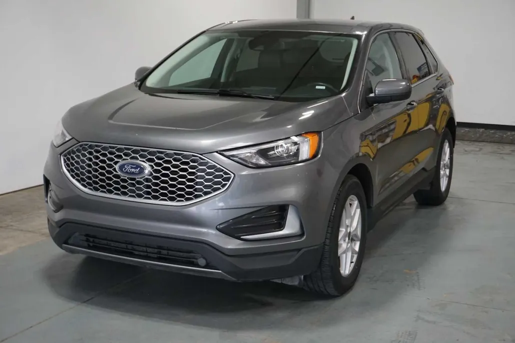 2023 Ford Edge SEL photo 1