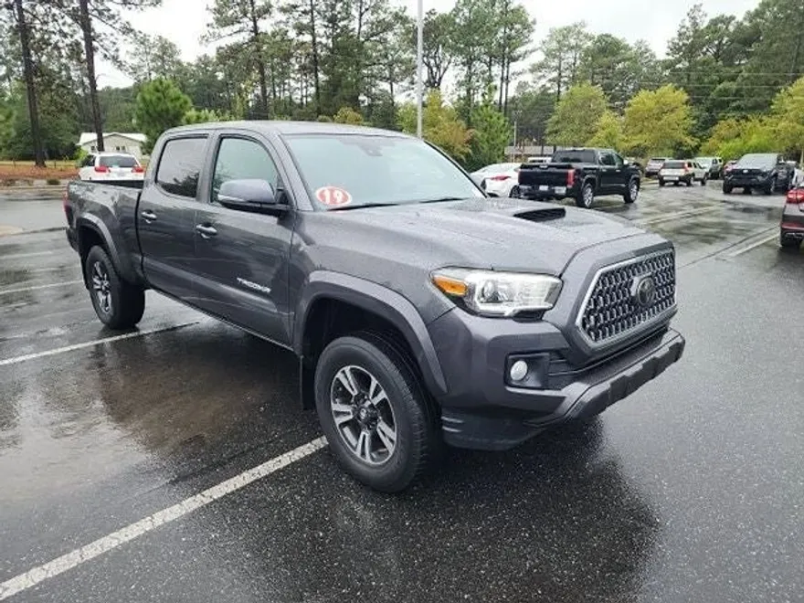 2019 Toyota Tacoma TRD Sport V6 photo 1