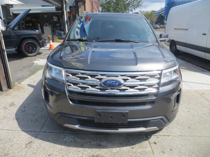 2018 Ford Explorer XLT photo 1