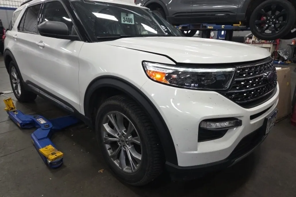 2020 Ford Explorer XLT photo 1