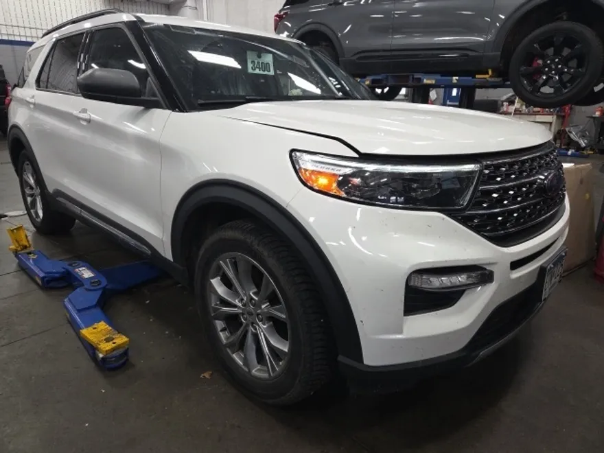 2020 Ford Explorer XLT photo 1