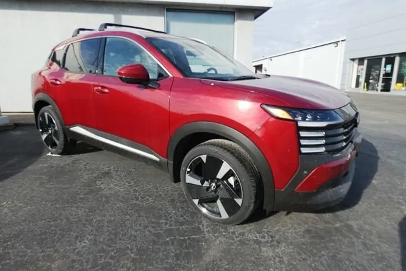 2025 Nissan Kicks SR photo 1