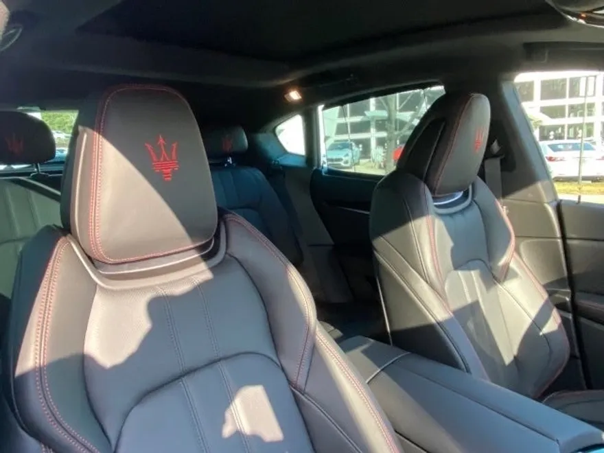 2024 Maserati Levante Modena photo 39