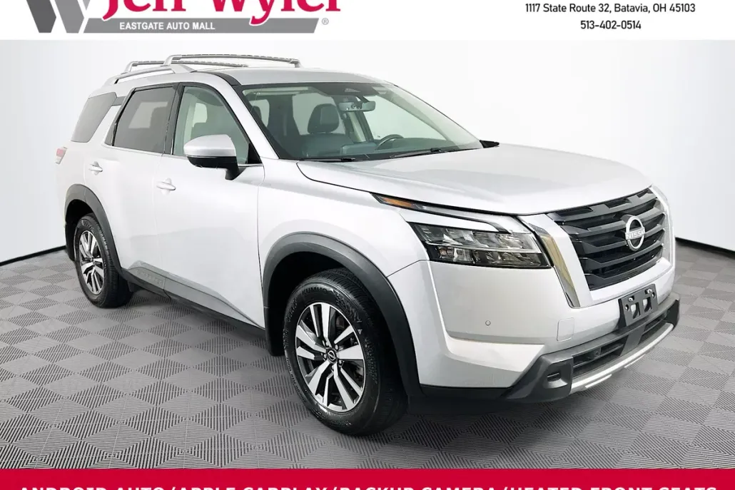 2024 Nissan Pathfinder SL photo 1