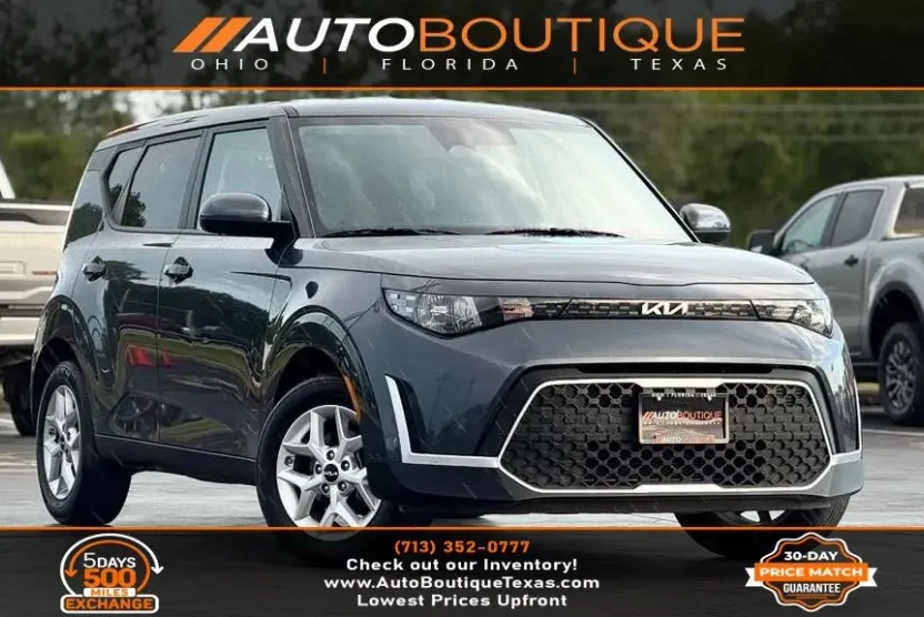 2024 Kia Soul LX photo 1