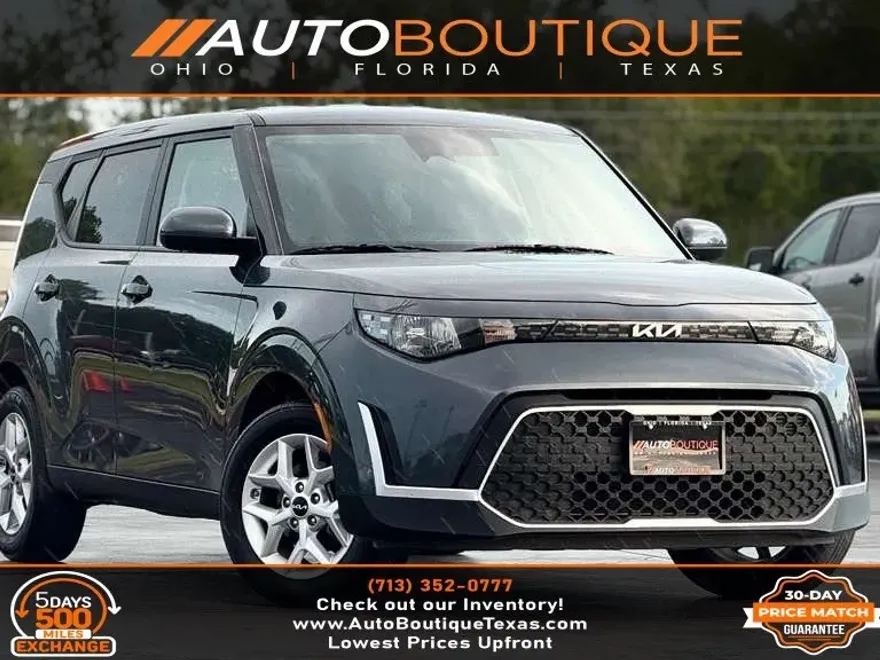 2024 Kia Soul LX photo 1