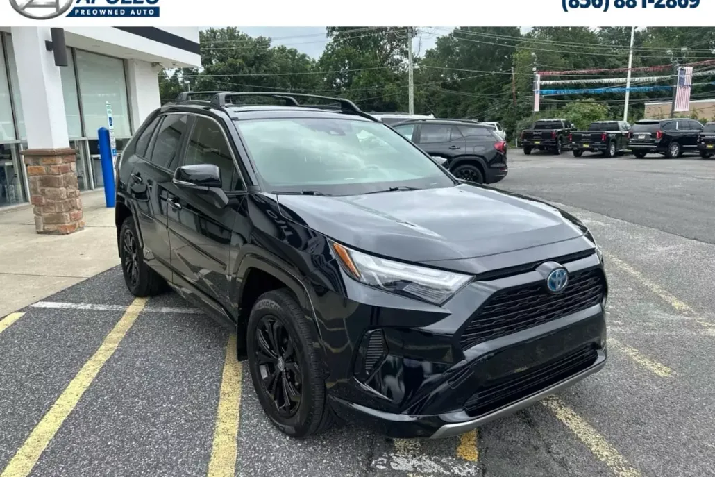 2022 Toyota RAV4 Hybrid SE photo 1