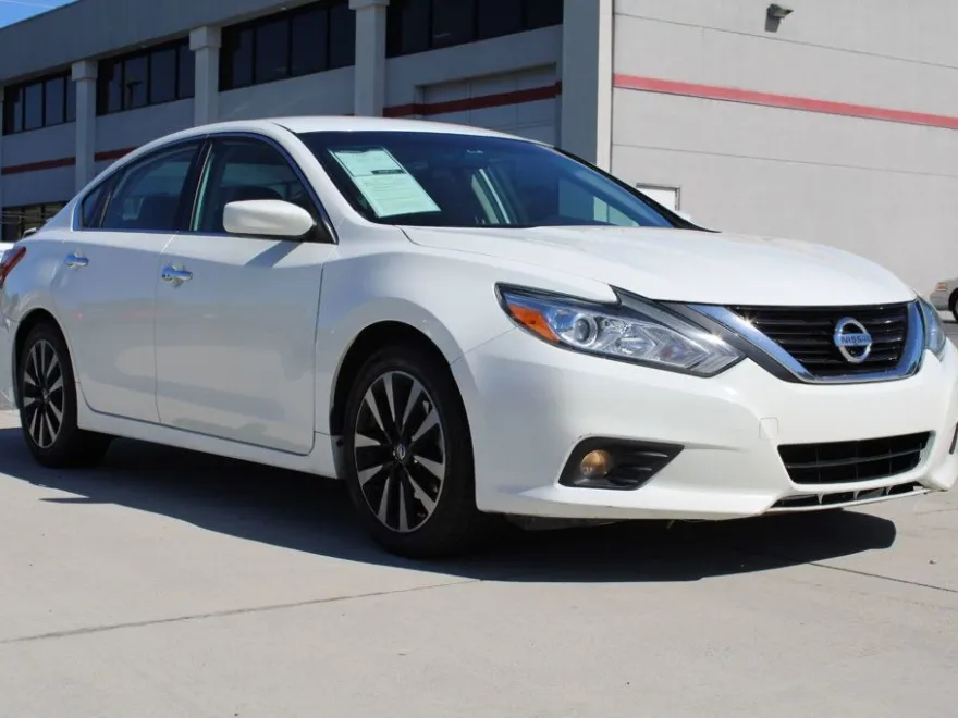 2018 Nissan Altima 2.5 SV photo 1